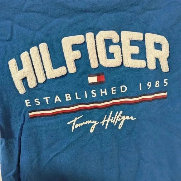 Tommy HilfigerShort-Sleeve Tee (T)  Shirt - Picture 3 of 4